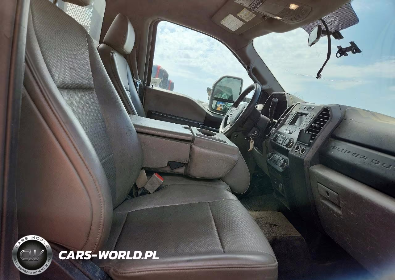 2019 Ford F550 Super Duty VIN:1FDUF5GY4KEF71033 - 11