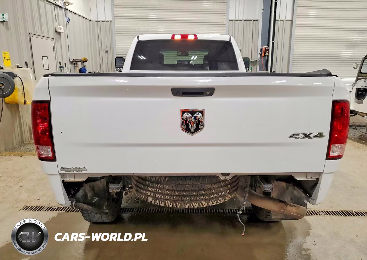 2018 Ram 2500 St VIN:3C6UR5HL1JG295746 - 6