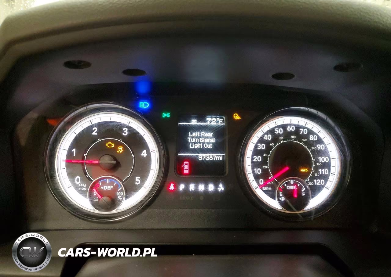 2018 Ram 2500 St VIN:3C6UR5HL1JG295746 - 9