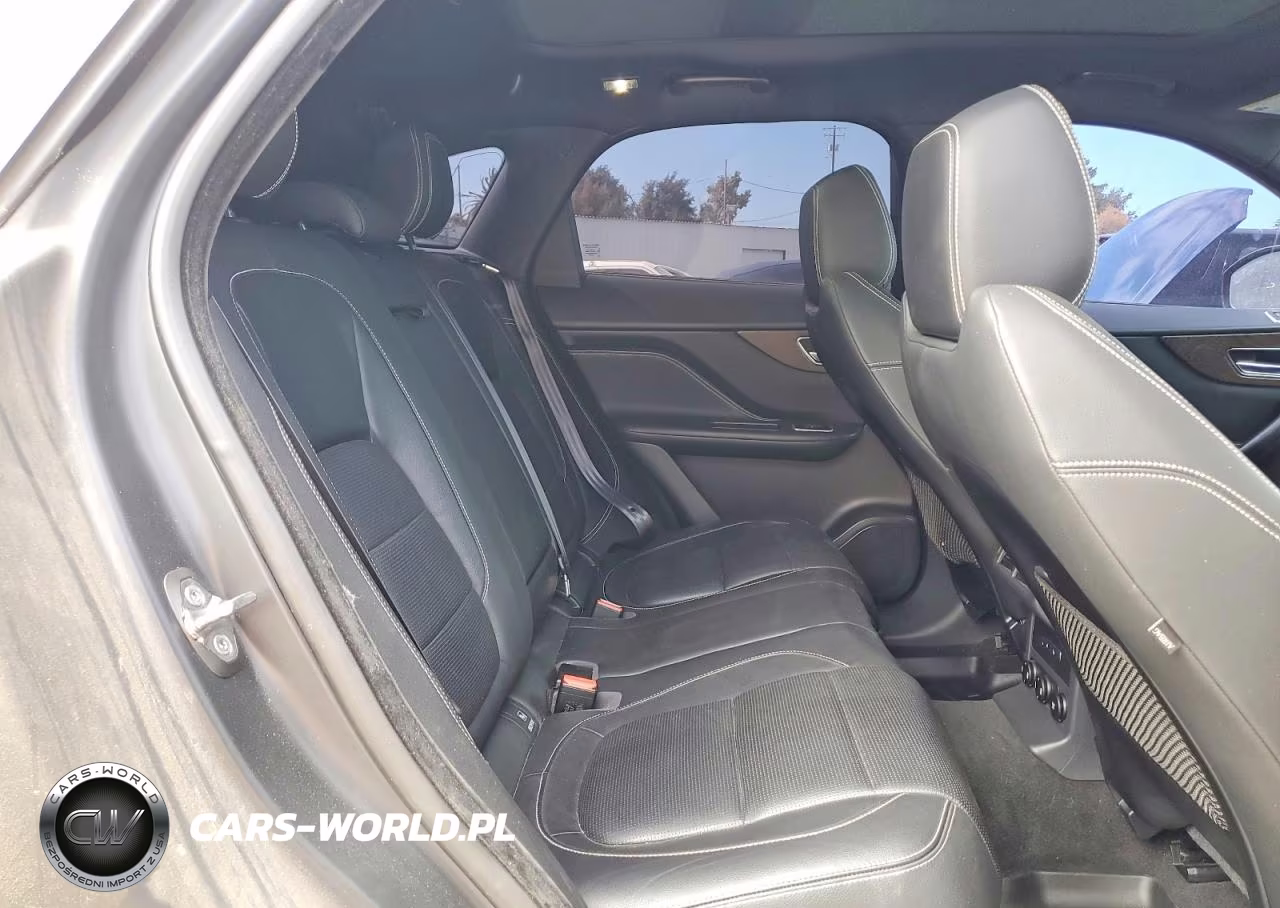 2018 Jaguar F-Pace R - Sport VIN:SADCL2FN5JA298645 - 11