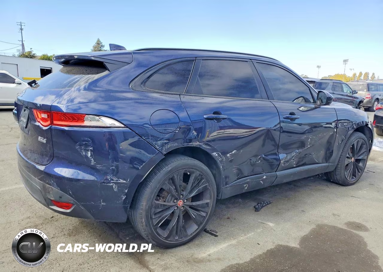 2018 Jaguar F-Pace R - Sport VIN:SADCL2FN5JA298645 - 3