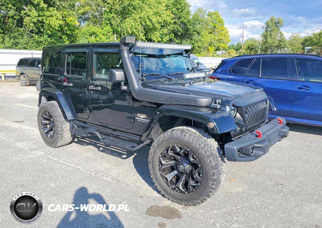 2013 Jeep Wrangler Unlimited Sahara VIN:1C4HJWEG4DL644520 - 4