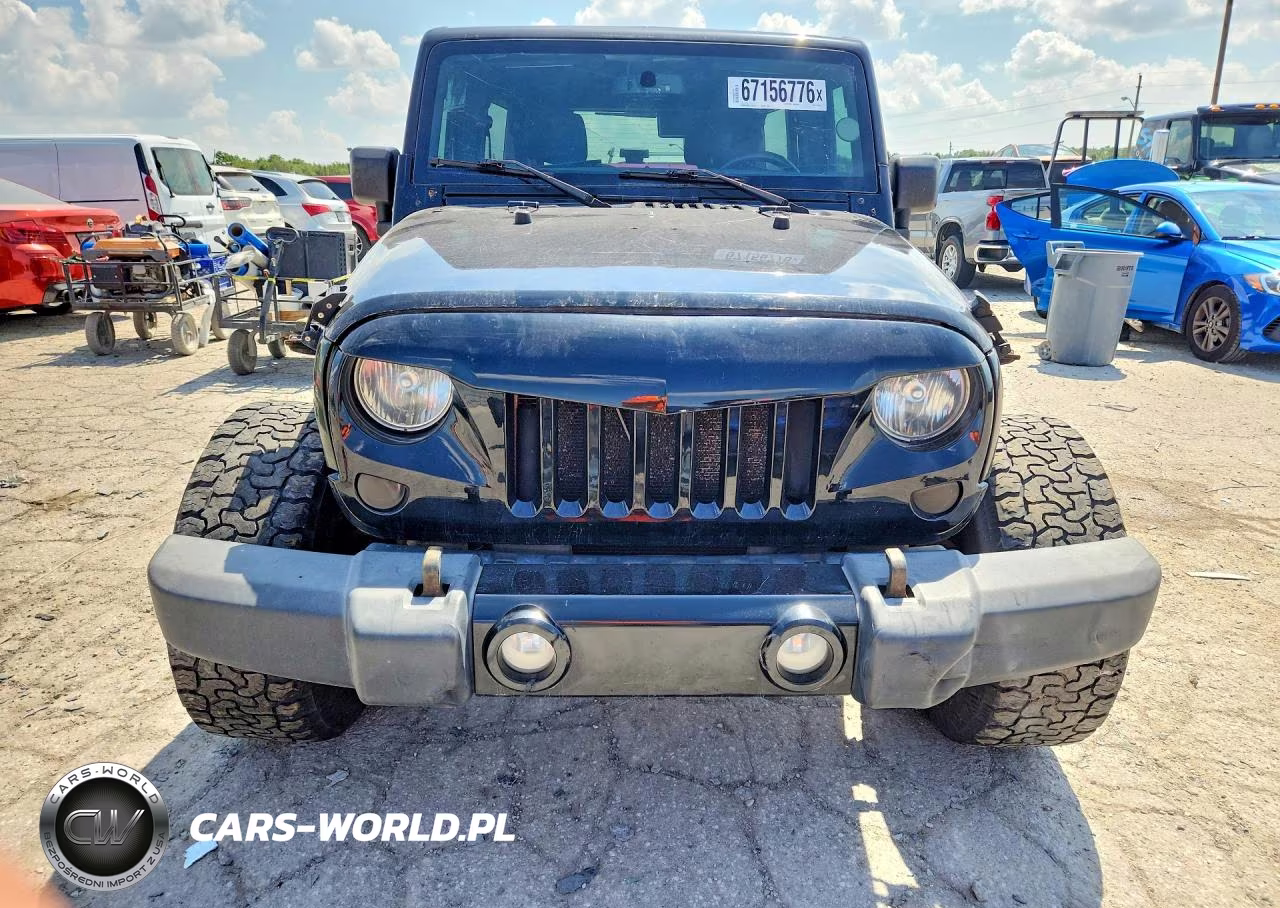 2016 Jeep Wrangler Unlimited Sahara VIN:1C4BJWEG8GL109149 - 5