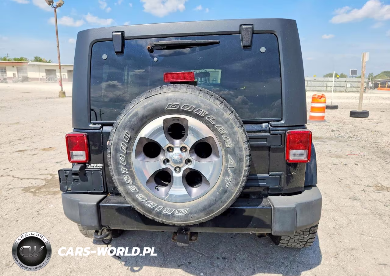 2016 Jeep Wrangler Unlimited Sahara VIN:1C4BJWEG8GL109149 - 6