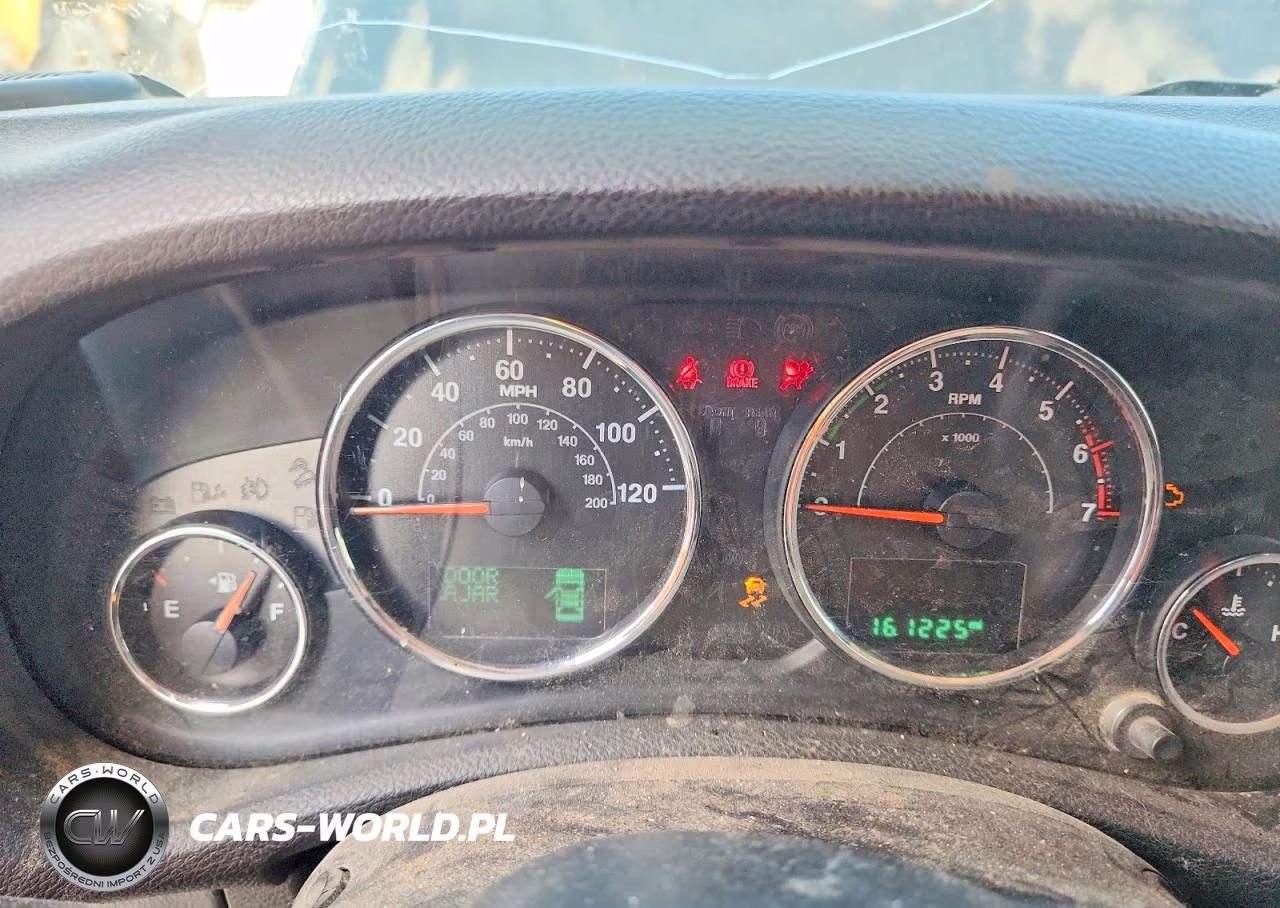 2016 Jeep Wrangler Unlimited Sahara VIN:1C4BJWEG8GL109149 - 9