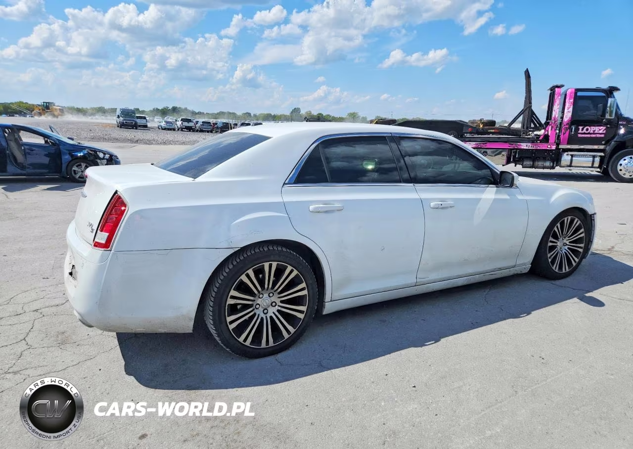 2013 Chrysler 300 S VIN:2C3CCABG1DH577503 - 3