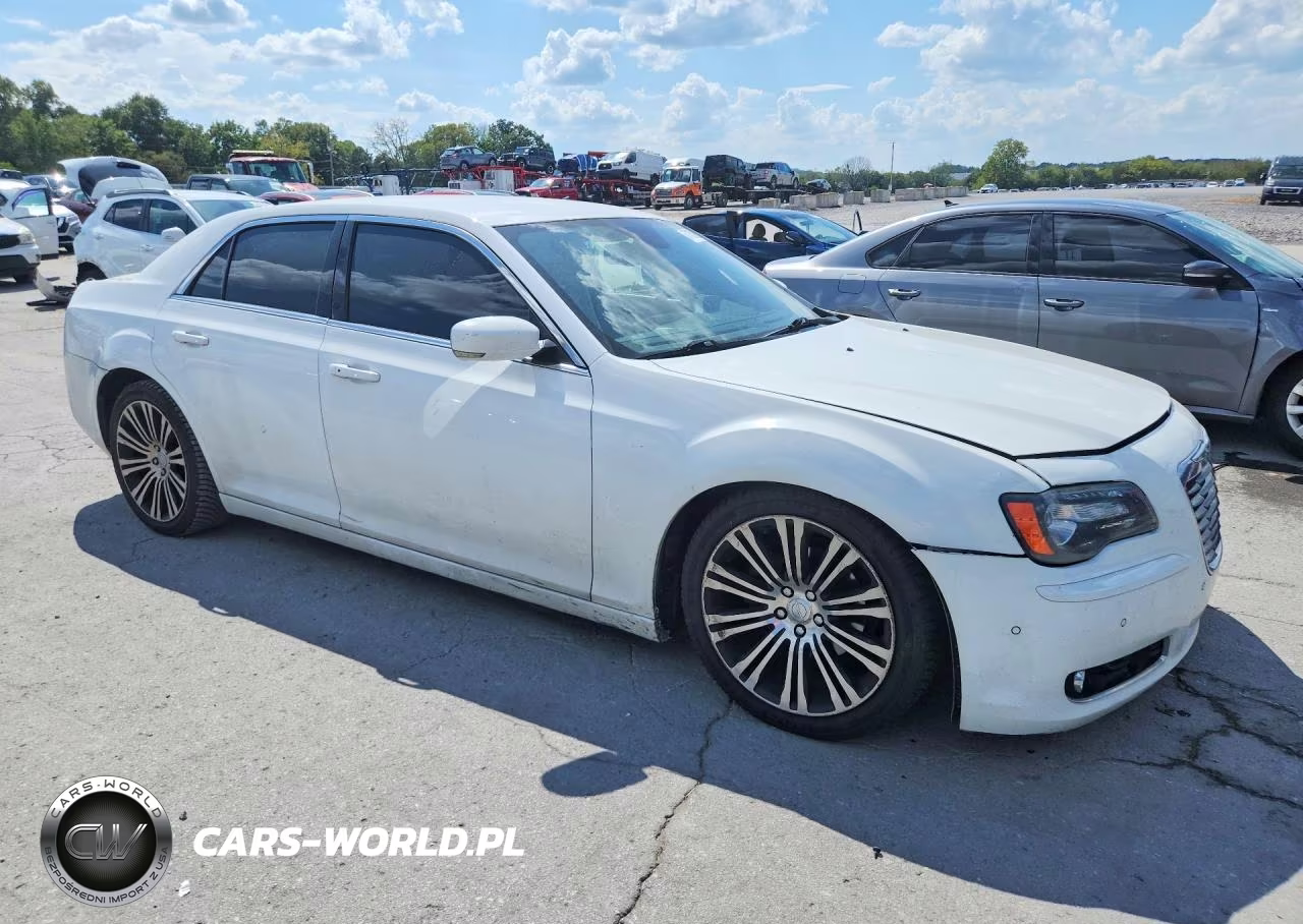 2013 Chrysler 300 S VIN:2C3CCABG1DH577503 - 4