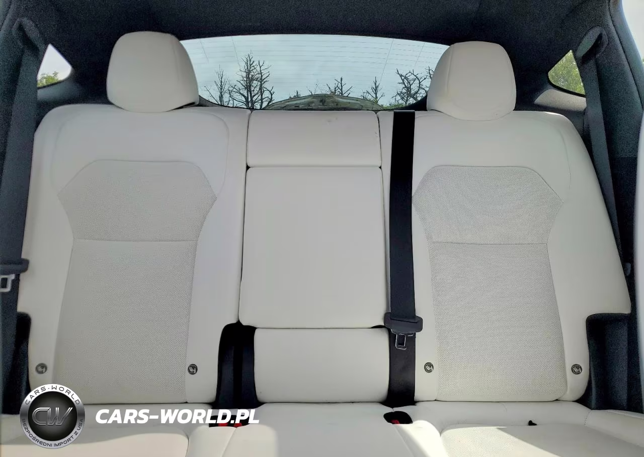 2026 Tesla Model Y VIN:7SAYGDEE1TA637818 - 10
