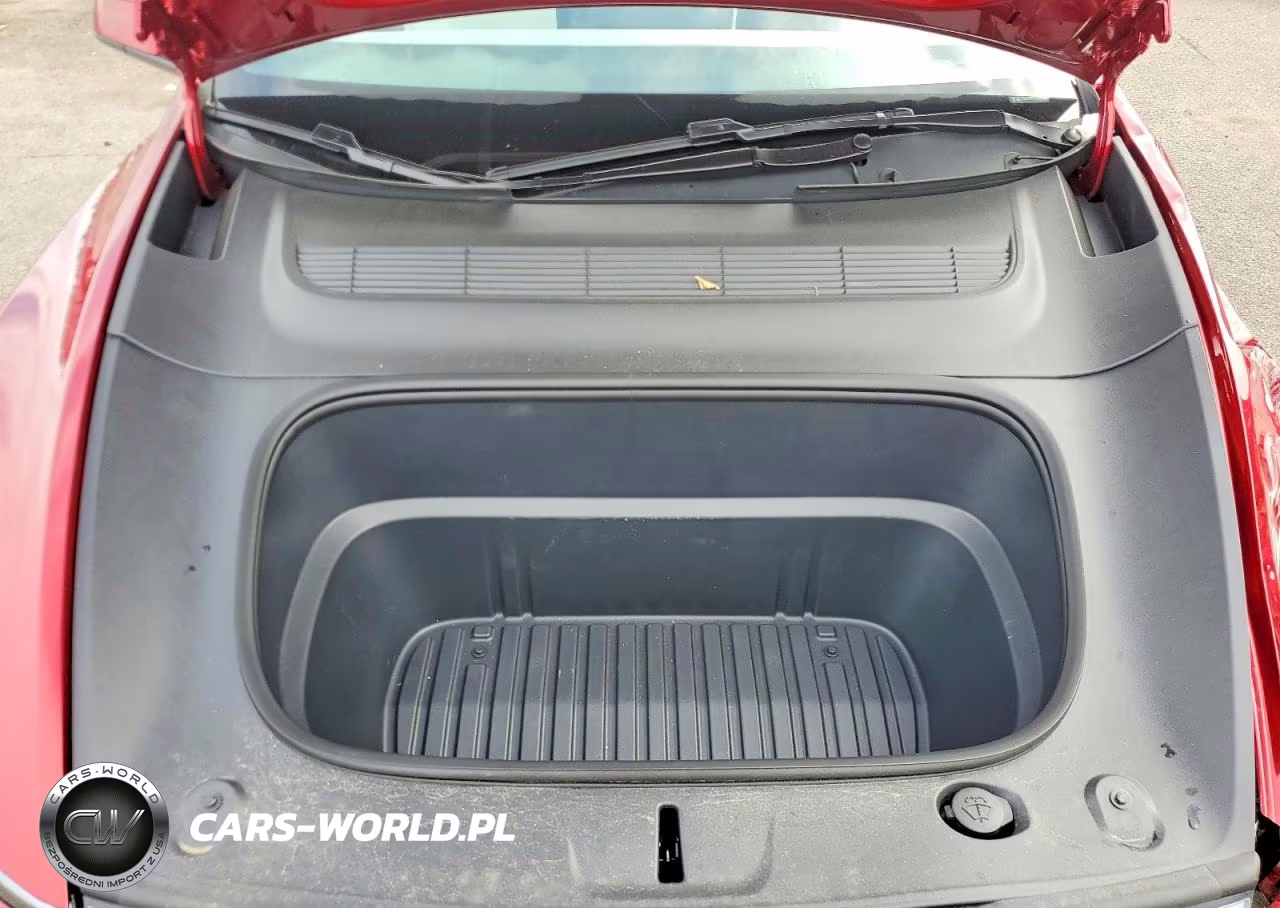 2026 Tesla Model Y VIN:7SAYGDEE1TA637818 - 12