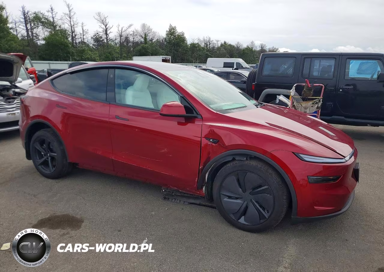 2026 Tesla Model Y VIN:7SAYGDEE1TA637818 - 4