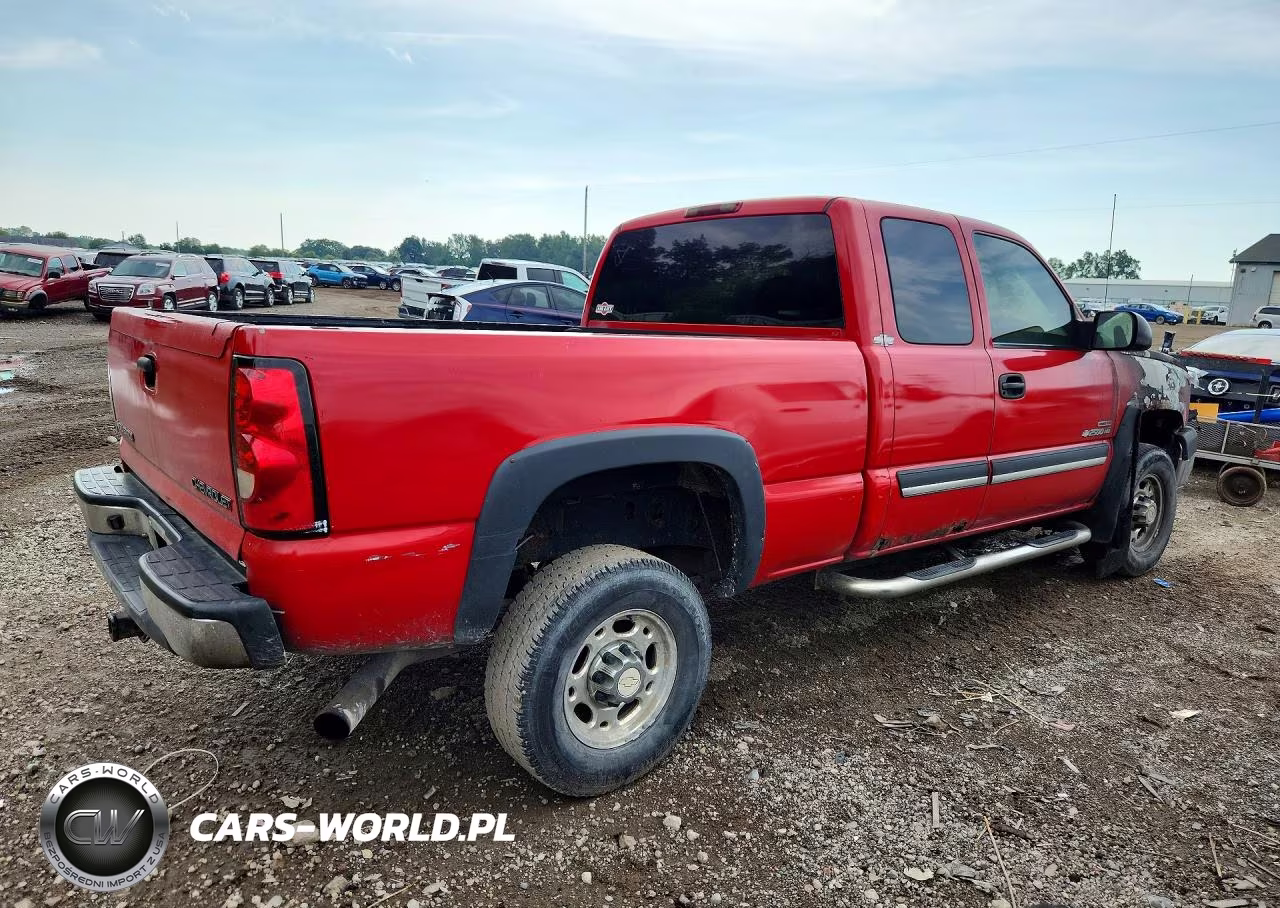 2005 Chevrolet Silverado K2500 Heavy Duty VIN:1GCHK29215E142333 - 3