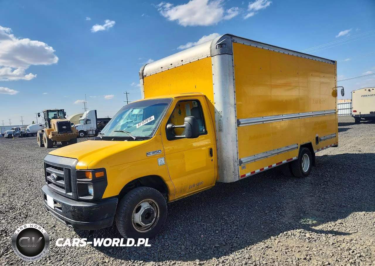 2015 Ford E350 Box Truck