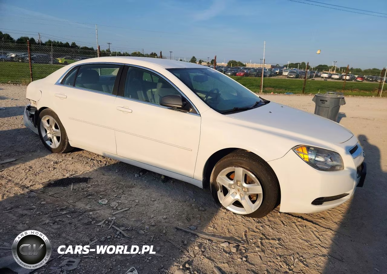 2011 Chevrolet Malibu Ls VIN:1G1ZA5EU2BF352986 - 4