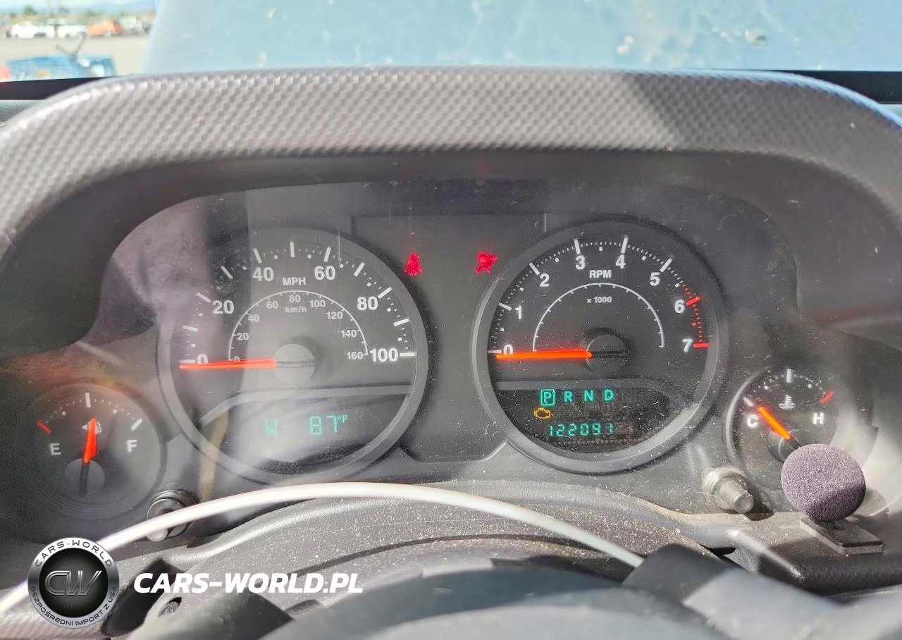 2008 Jeep Wrangler X VIN:1J4FA24108L561695 - 9