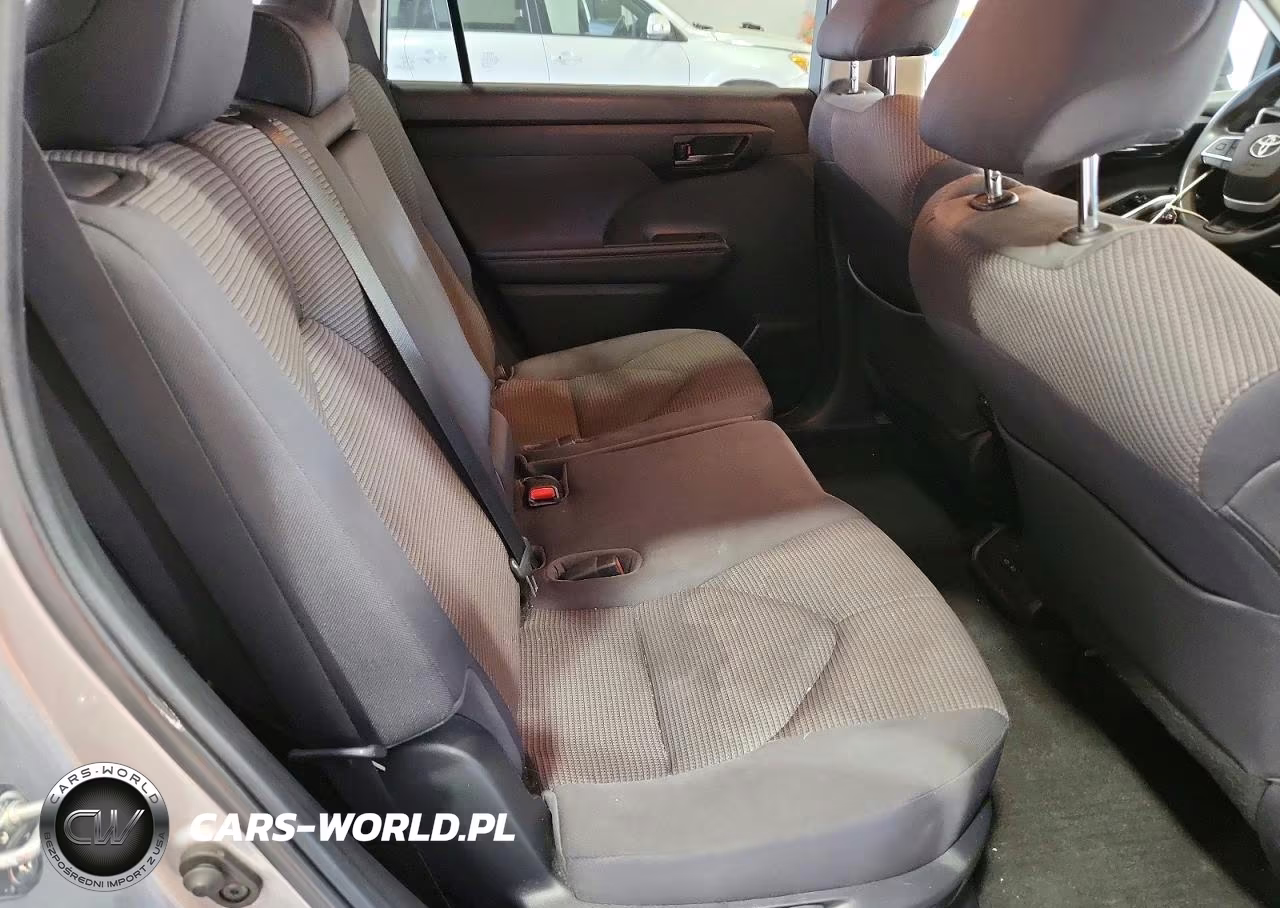 2023 Toyota Highlander L VIN:5TDKDRAH2PS047589 - 11