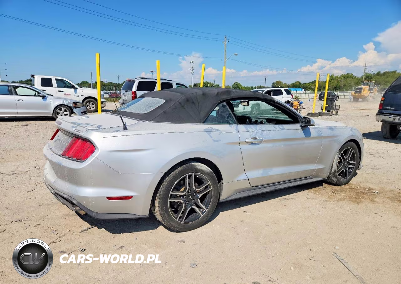 2018 Ford Mustang VIN:1FATP8UH2J5139323 - 3