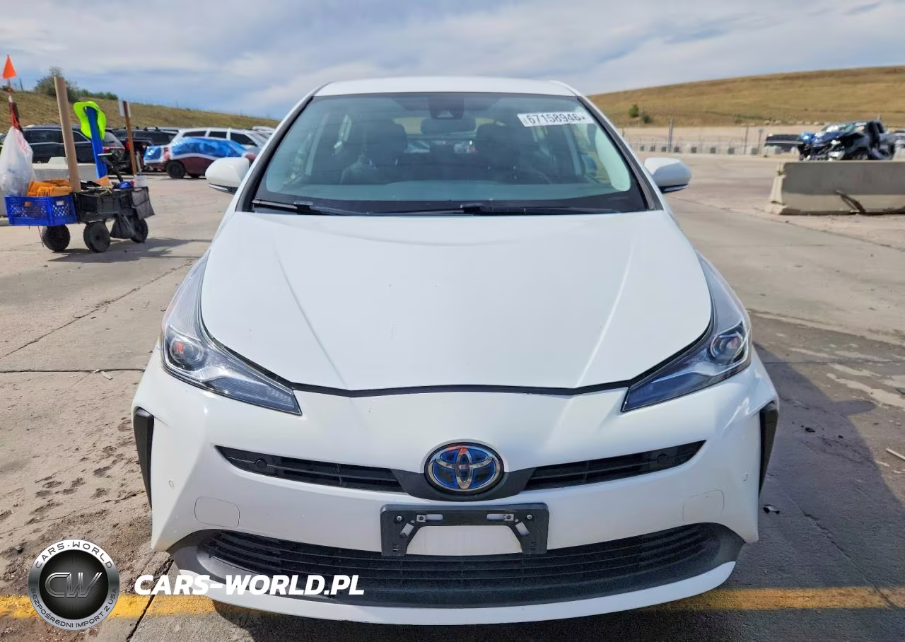 2021 Toyota Prius Le VIN:JTDKAMFU0M3152386 - 5