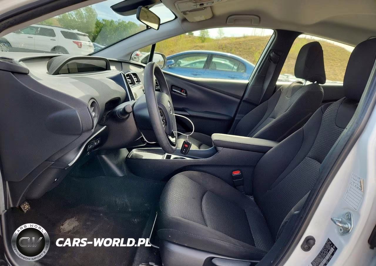 2021 Toyota Prius Le VIN:JTDKAMFU0M3152386 - 7