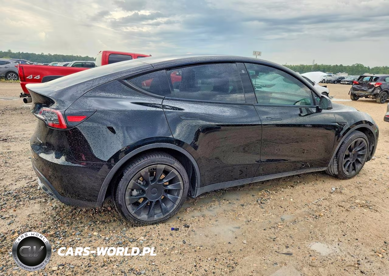 2021 Tesla Model Y VIN:5YJYGDEE3MF281535 - 3