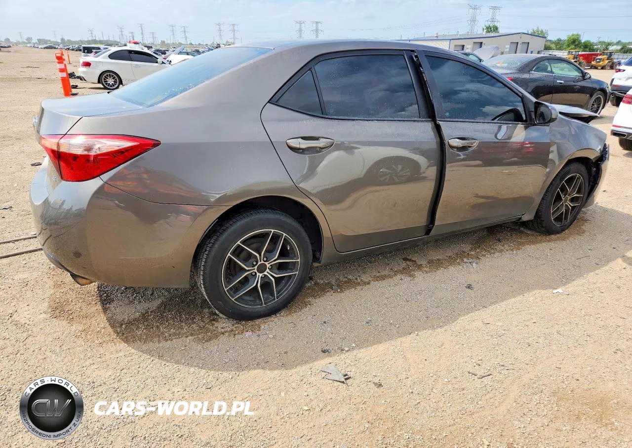 2017 Toyota Corolla Le VIN:2T1BURHE7HC907573 - 3