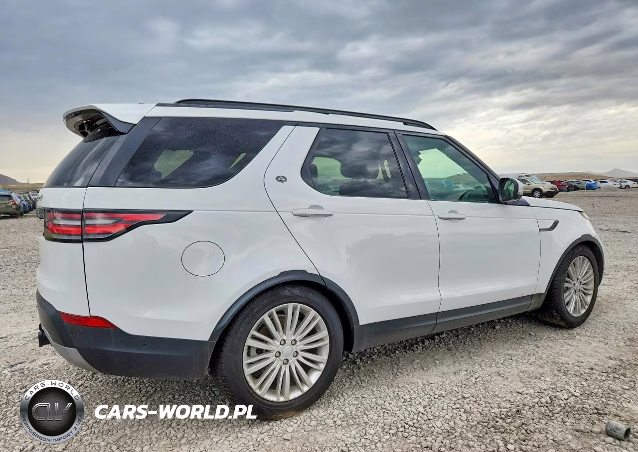 2018 Land Rover Discovery Hse Luxury VIN:SALRT2RV3JA057421 - 3