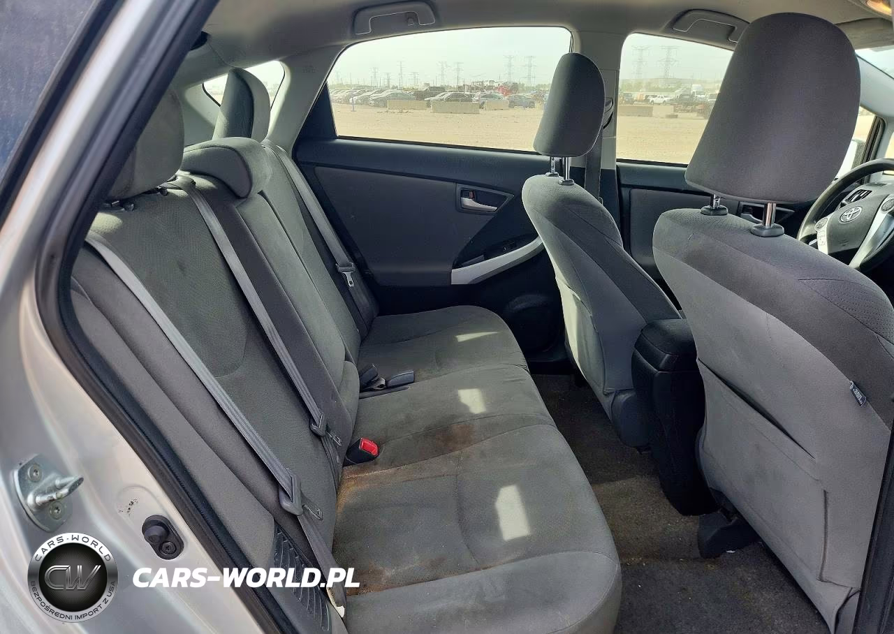 2013 Toyota Prius Two VIN:JTDKN3DU5D5584767 - 10