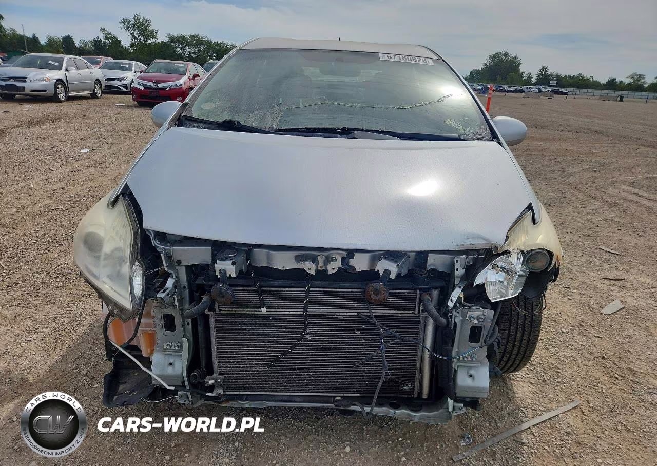 2013 Toyota Prius Two VIN:JTDKN3DU5D5584767 - 5