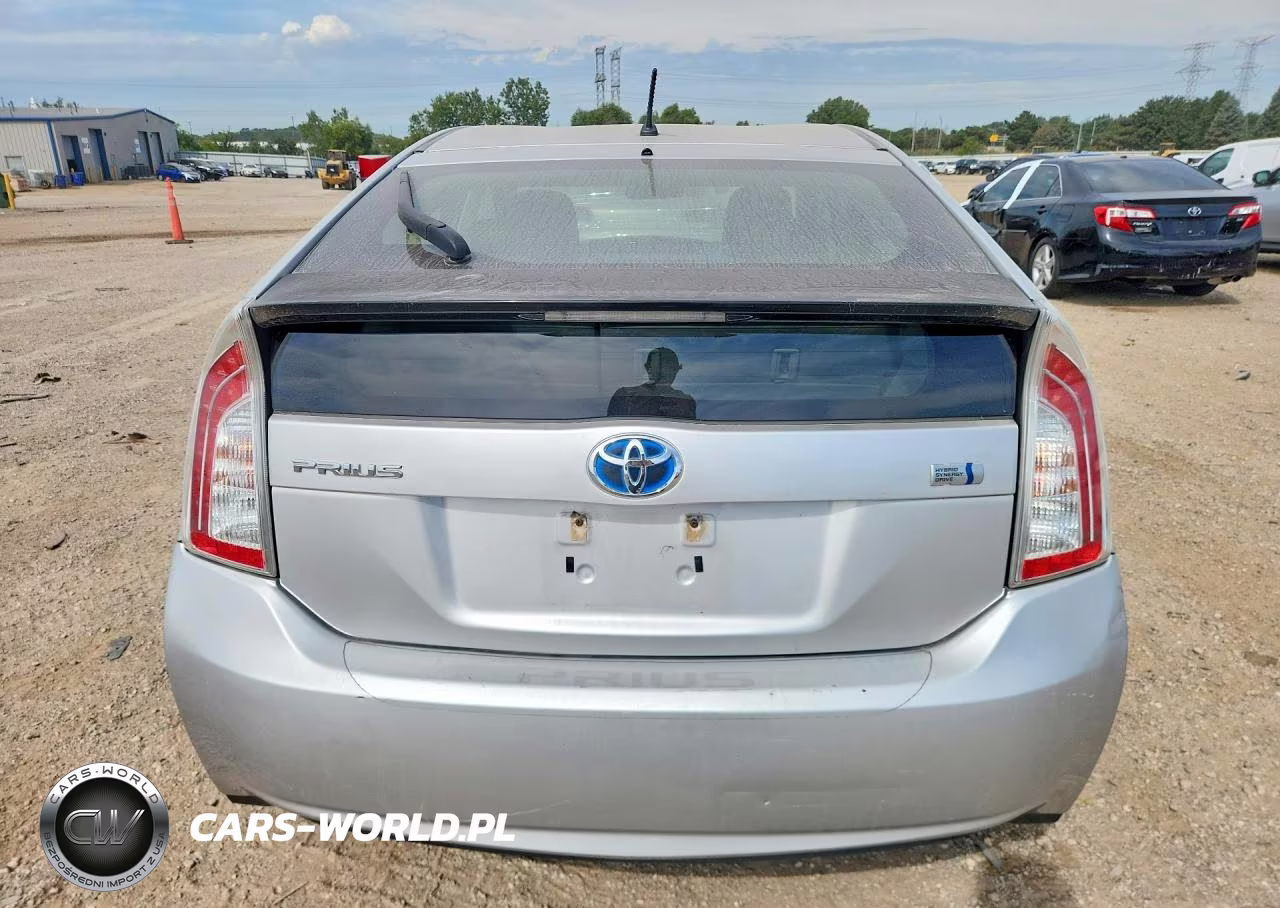 2013 Toyota Prius Two VIN:JTDKN3DU5D5584767 - 6
