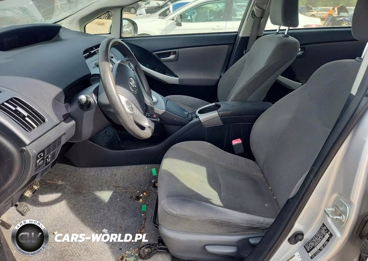2013 Toyota Prius Two VIN:JTDKN3DU5D5584767 - 7