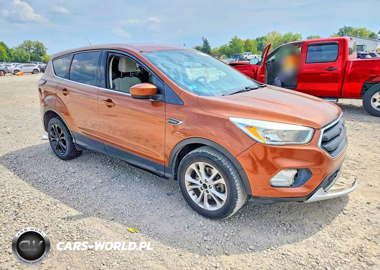 2017 Ford Escape Se VIN:1FMCU9GD7HUC28480 - 4