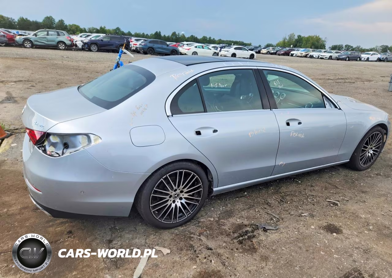 2022 Mercedes-Benz C 300 4Matic VIN:W1KAF4HB9NR053434 - 3