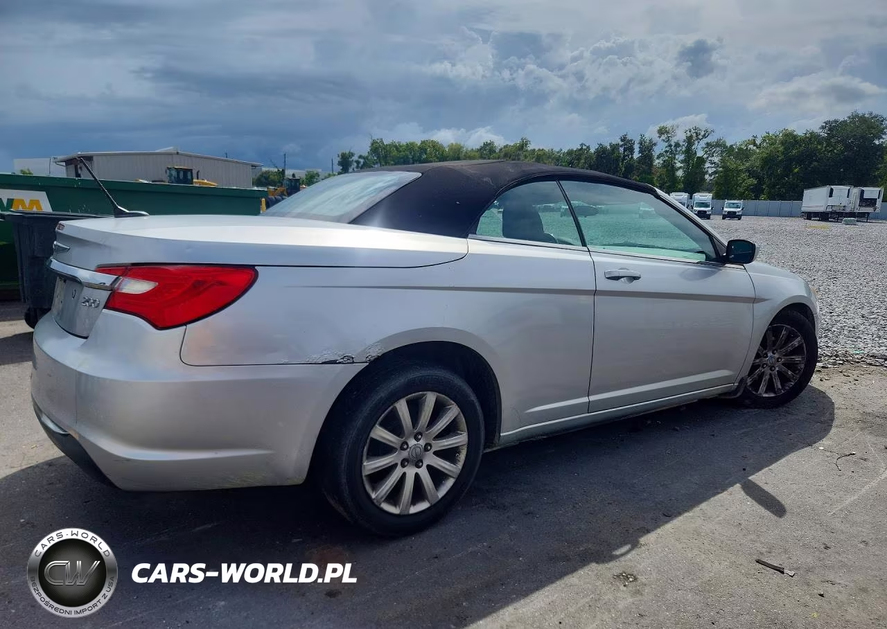 2011 Chrysler 200 Touring VIN:1C3BC2EG3BN577908 - 3