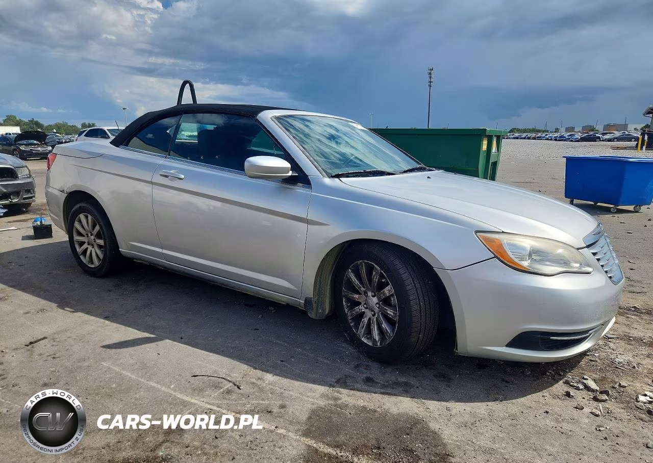 2011 Chrysler 200 Touring VIN:1C3BC2EG3BN577908 - 4