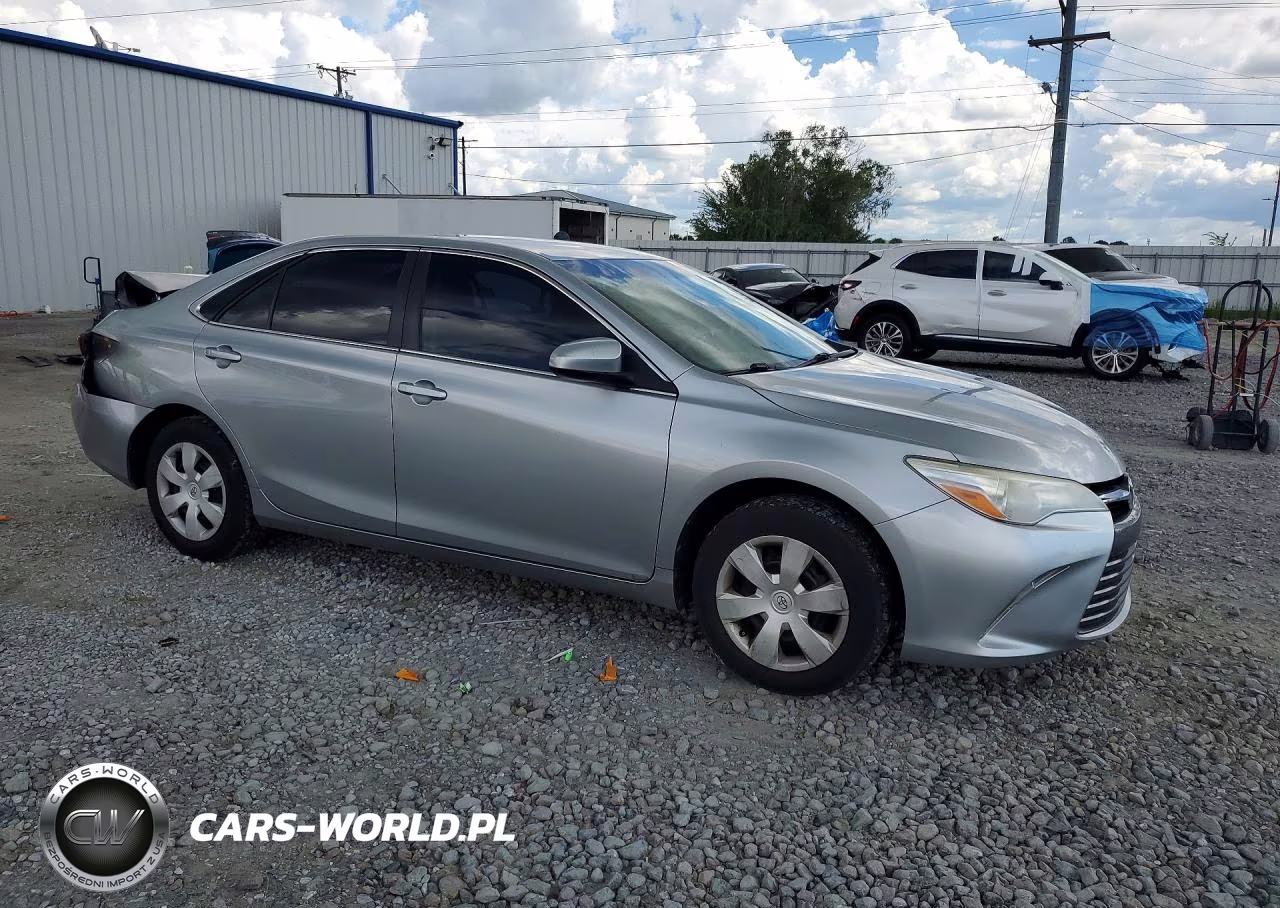 2017 Toyota Camry Le VIN:4T1BF1FK1HU379645 - 4