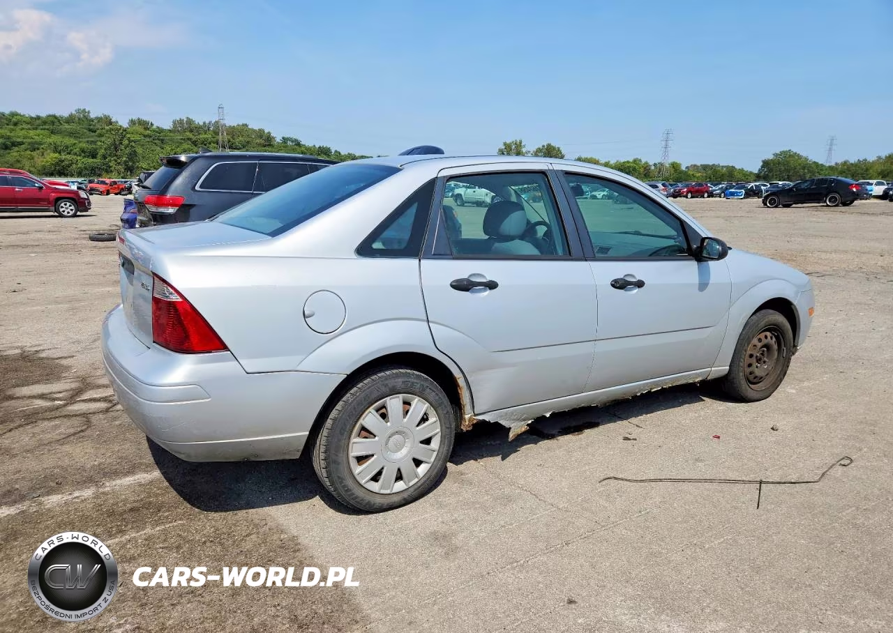 2005 Ford Focus Zx4 VIN:1FAFP34N95W272098 - 3