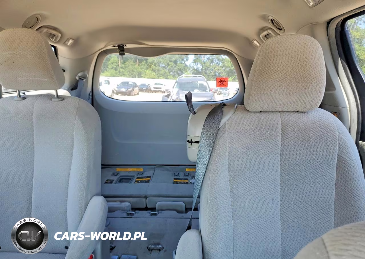 2013 Toyota Sienna Le VIN:5TDKK3DC8DS376778 - 10