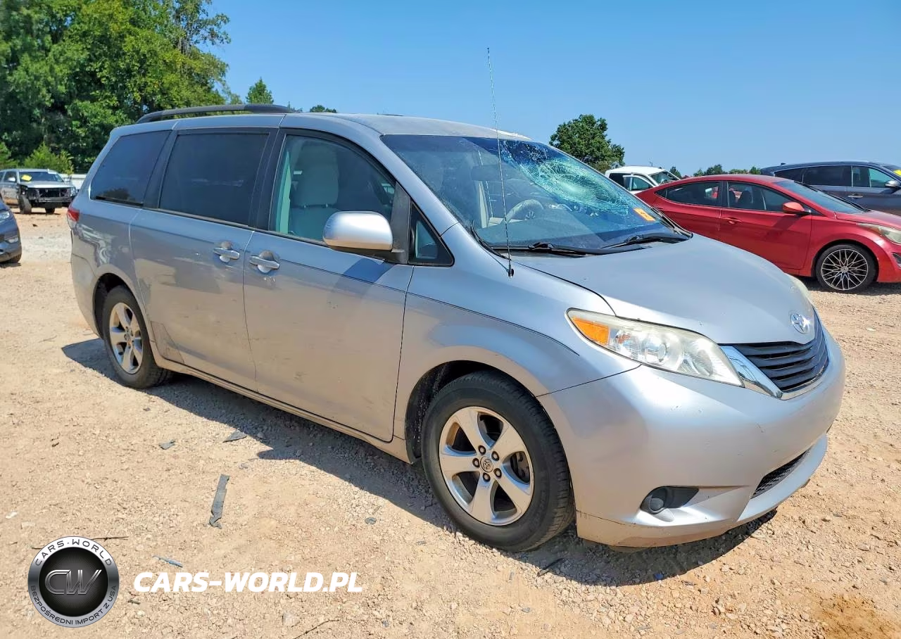 2013 Toyota Sienna Le VIN:5TDKK3DC8DS376778 - 4