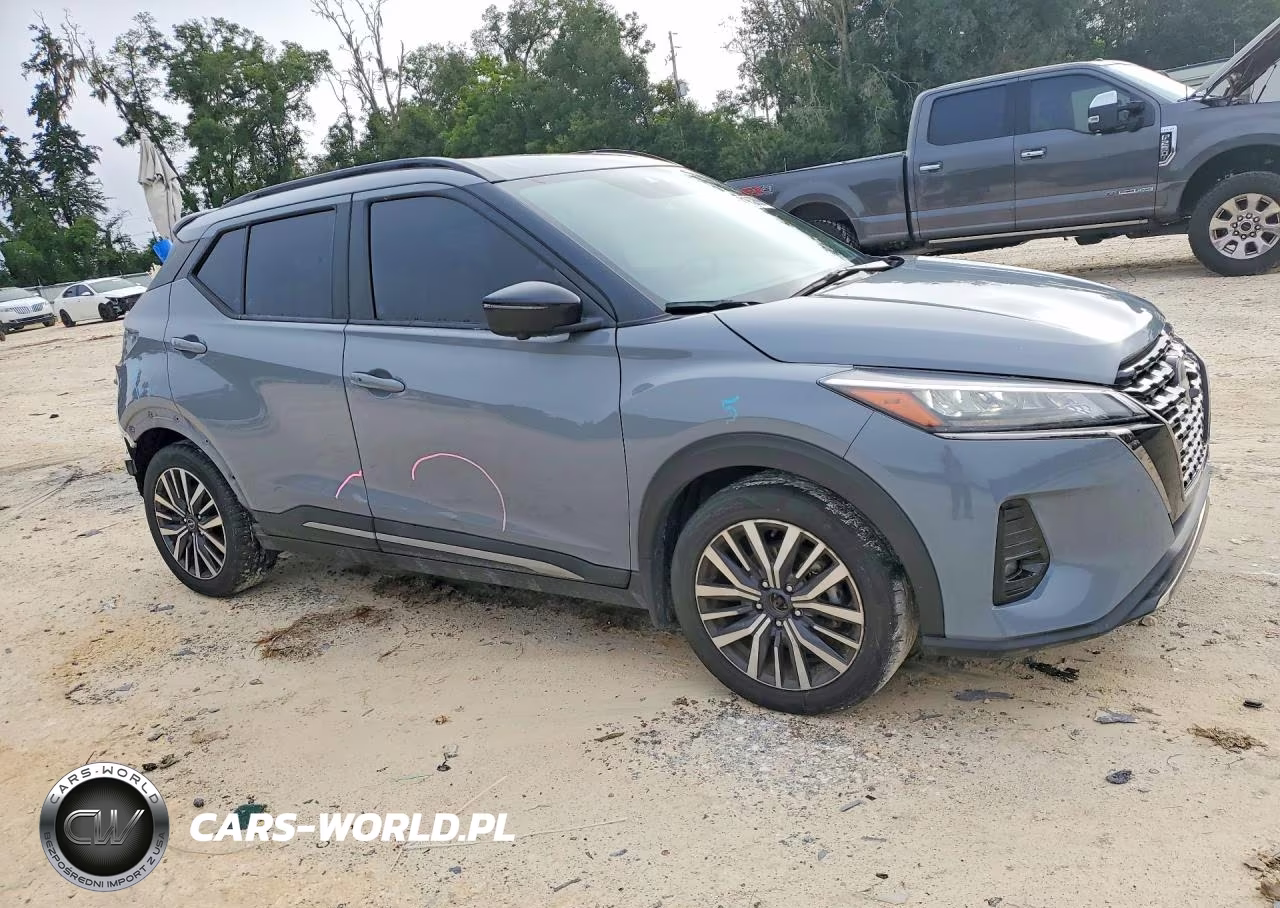2023 Nissan Kicks Sr VIN:3N1CP5DV6PL508730 - 4