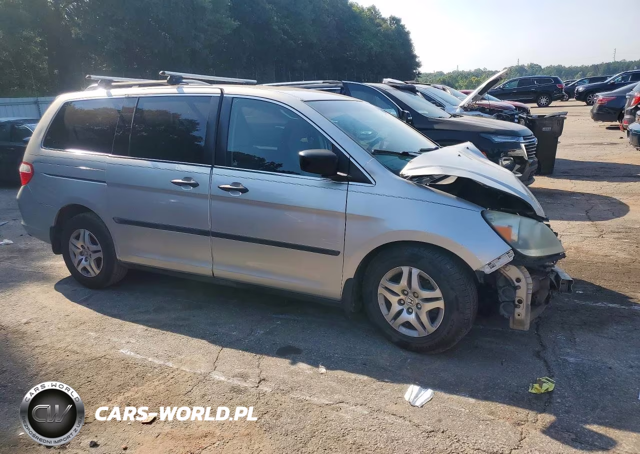 2005 Honda Odyssey Lx VIN:5FNRL38225B043169 - 4