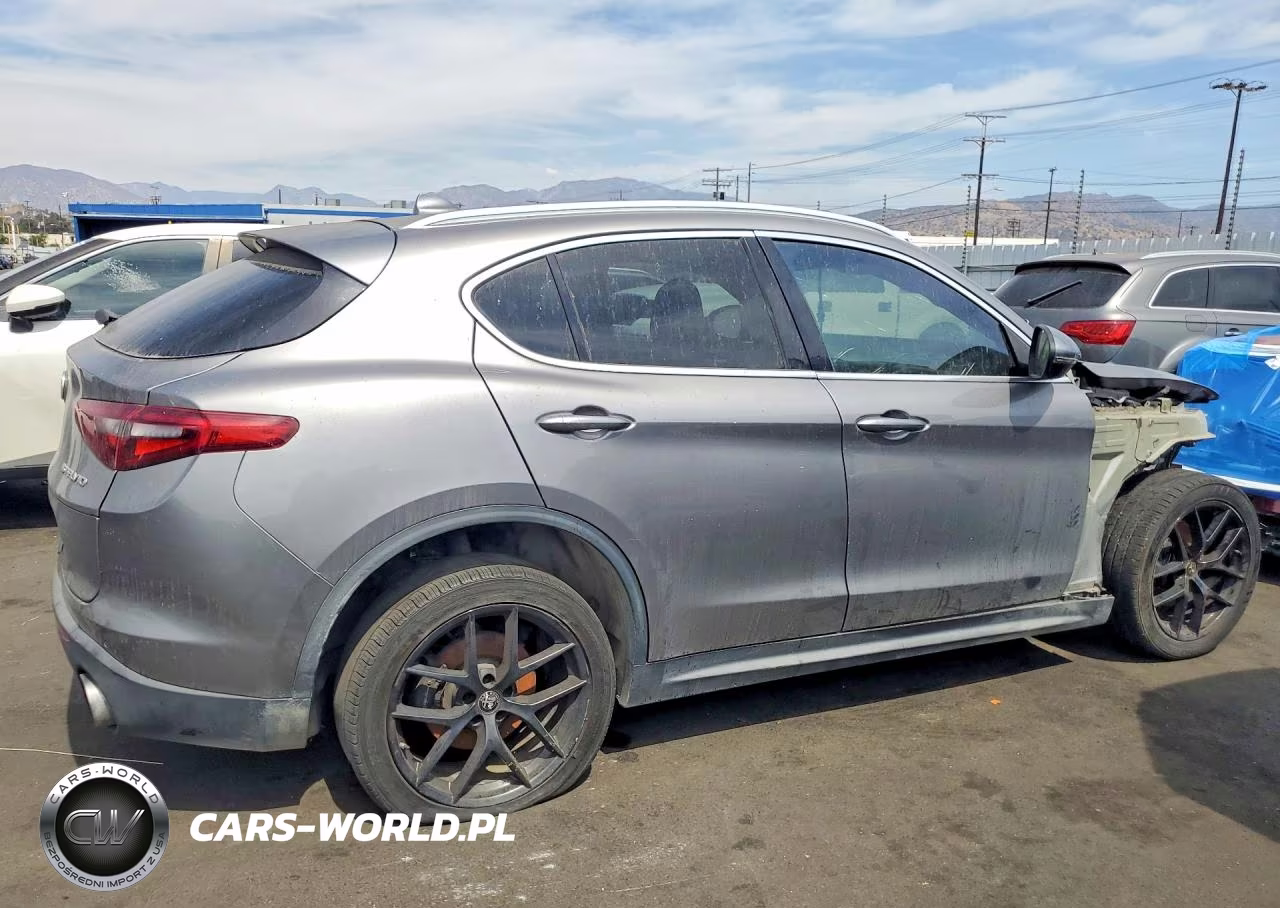 2018 Alfa Romeo Stelvio Ti VIN:ZASFAKBN3J7B59865 - 3