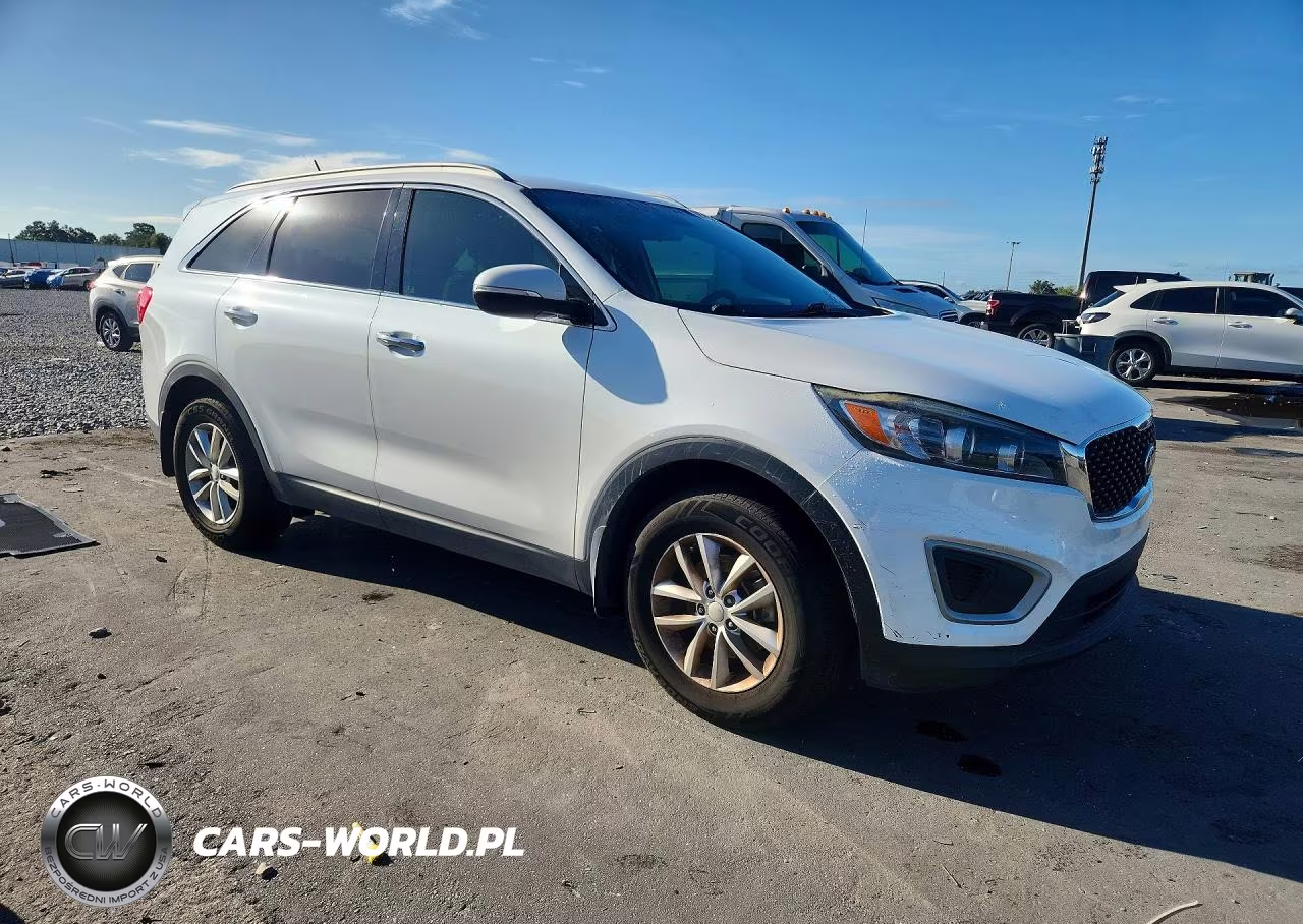 2017 Kia Sorento Lx VIN:5XYPG4A35HG217575 - 4