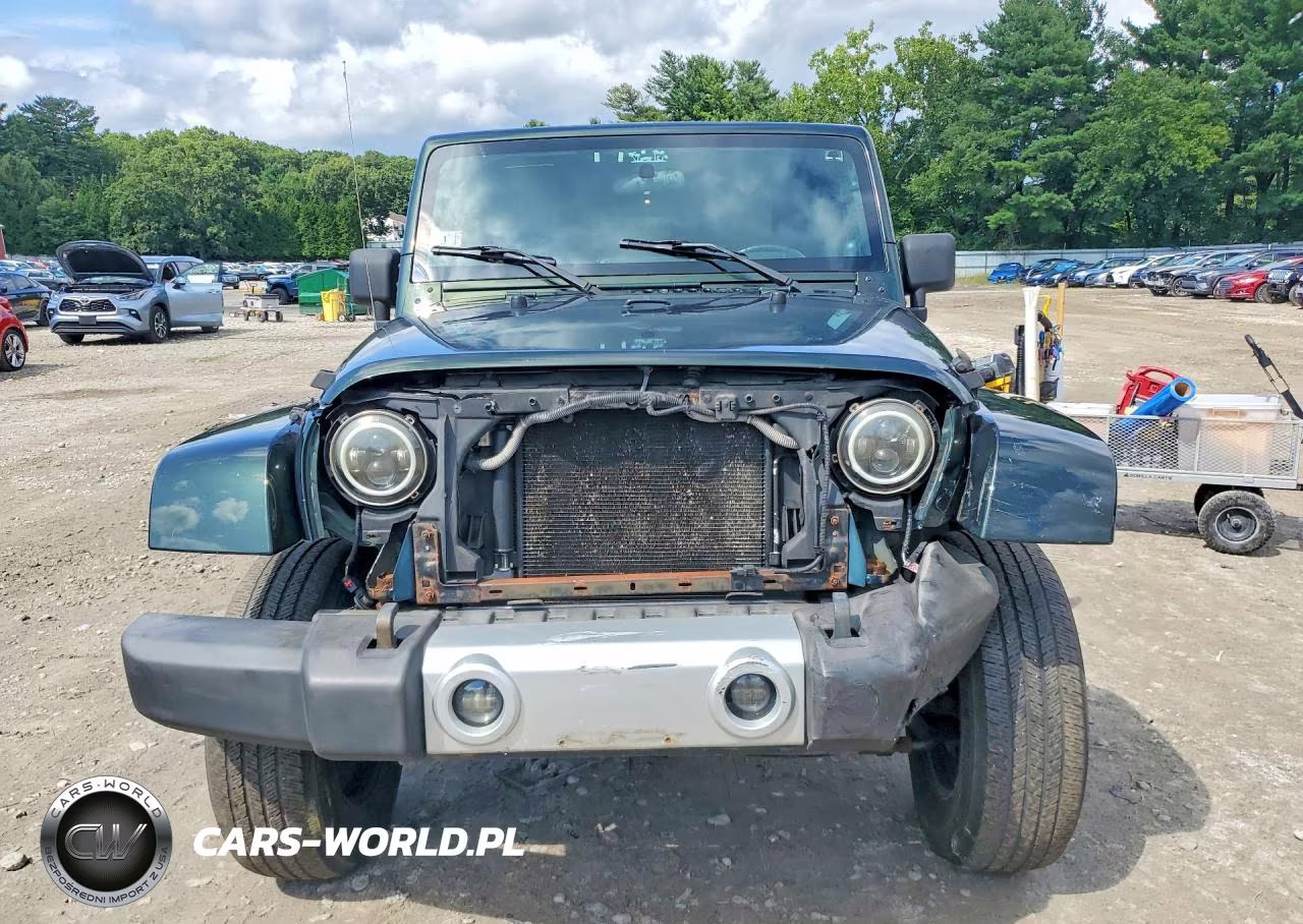 2010 Jeep Wrangler Unlimited Sahara VIN:1J4BA5H14AL163258 - 5