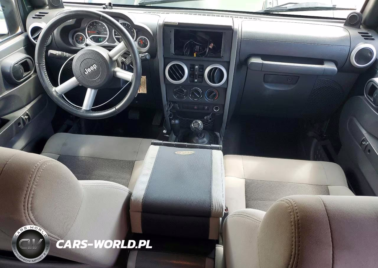 2010 Jeep Wrangler Unlimited Sahara VIN:1J4BA5H14AL163258 - 8