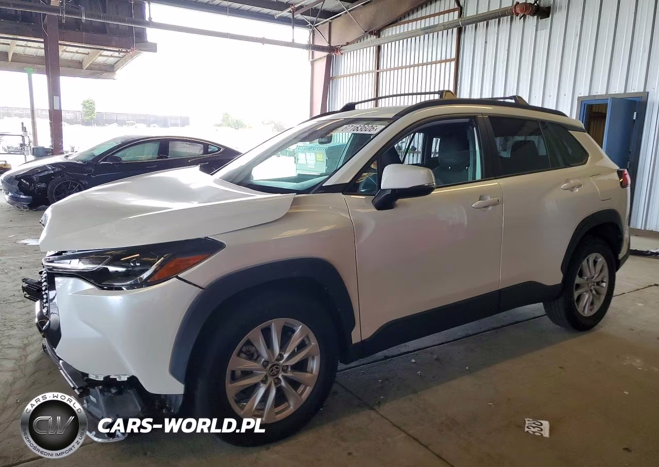2023 Toyota Corolla Cross Le VIN:7MUCAABG4PV051878 - 1