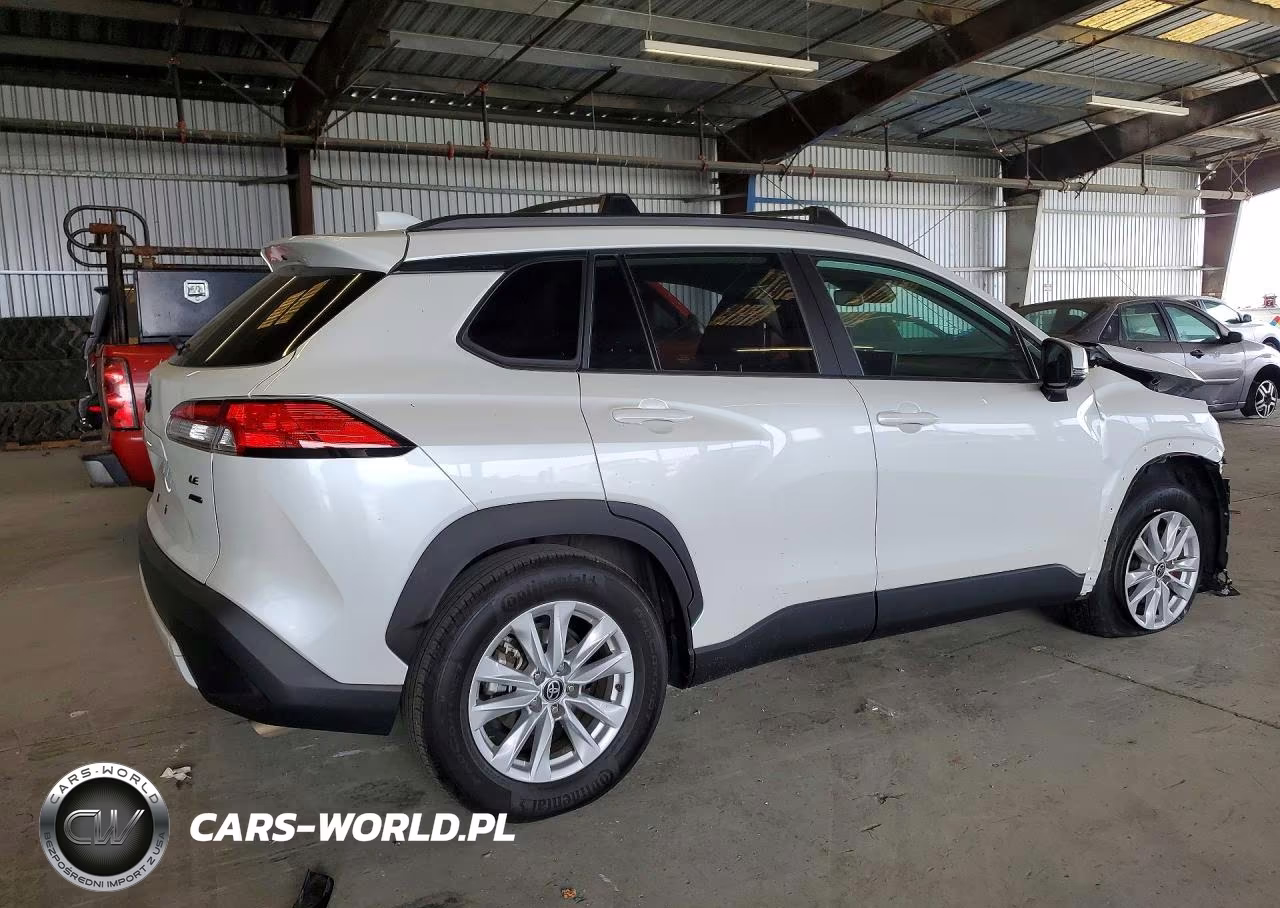 2023 Toyota Corolla Cross Le VIN:7MUCAABG4PV051878 - 3