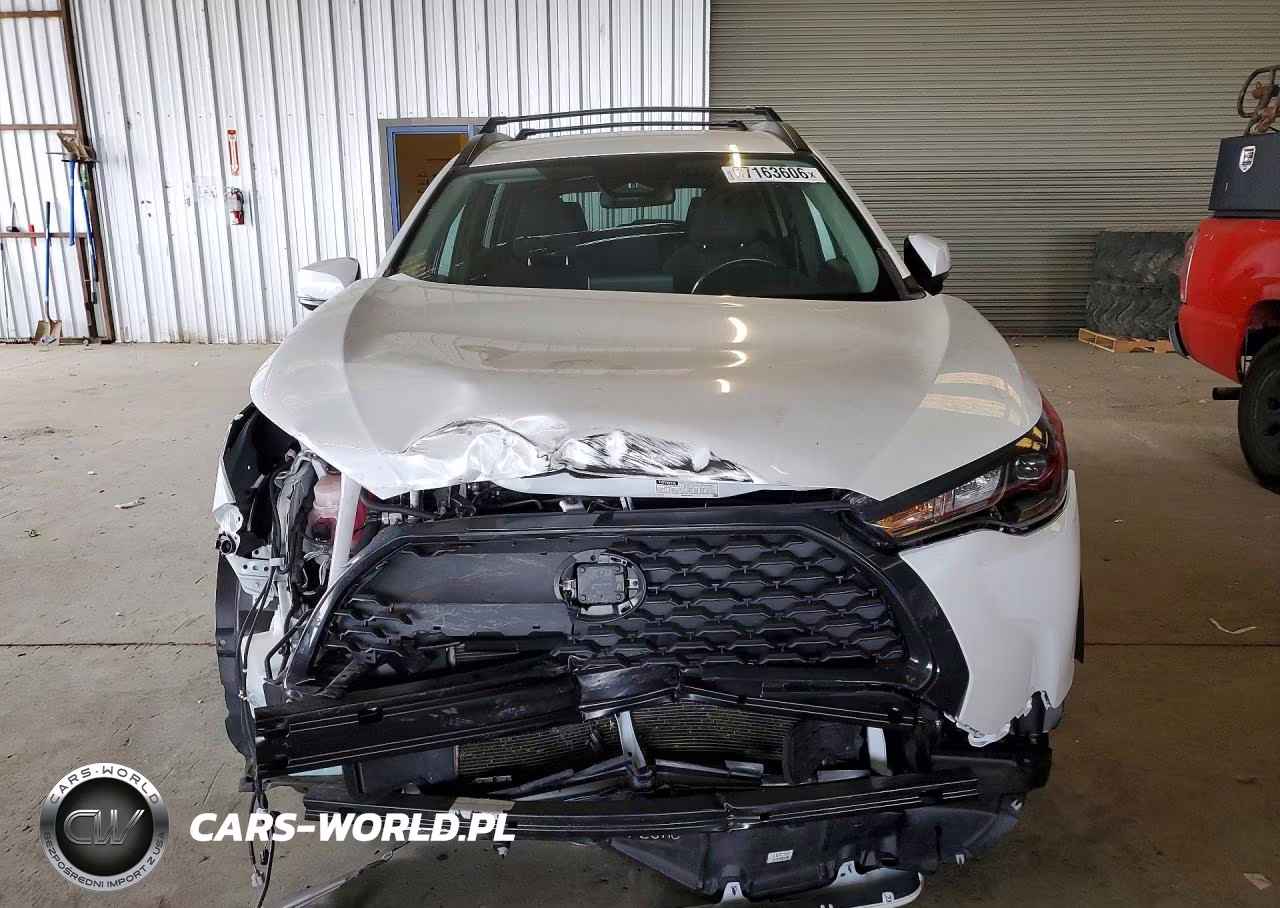 2023 Toyota Corolla Cross Le VIN:7MUCAABG4PV051878 - 5