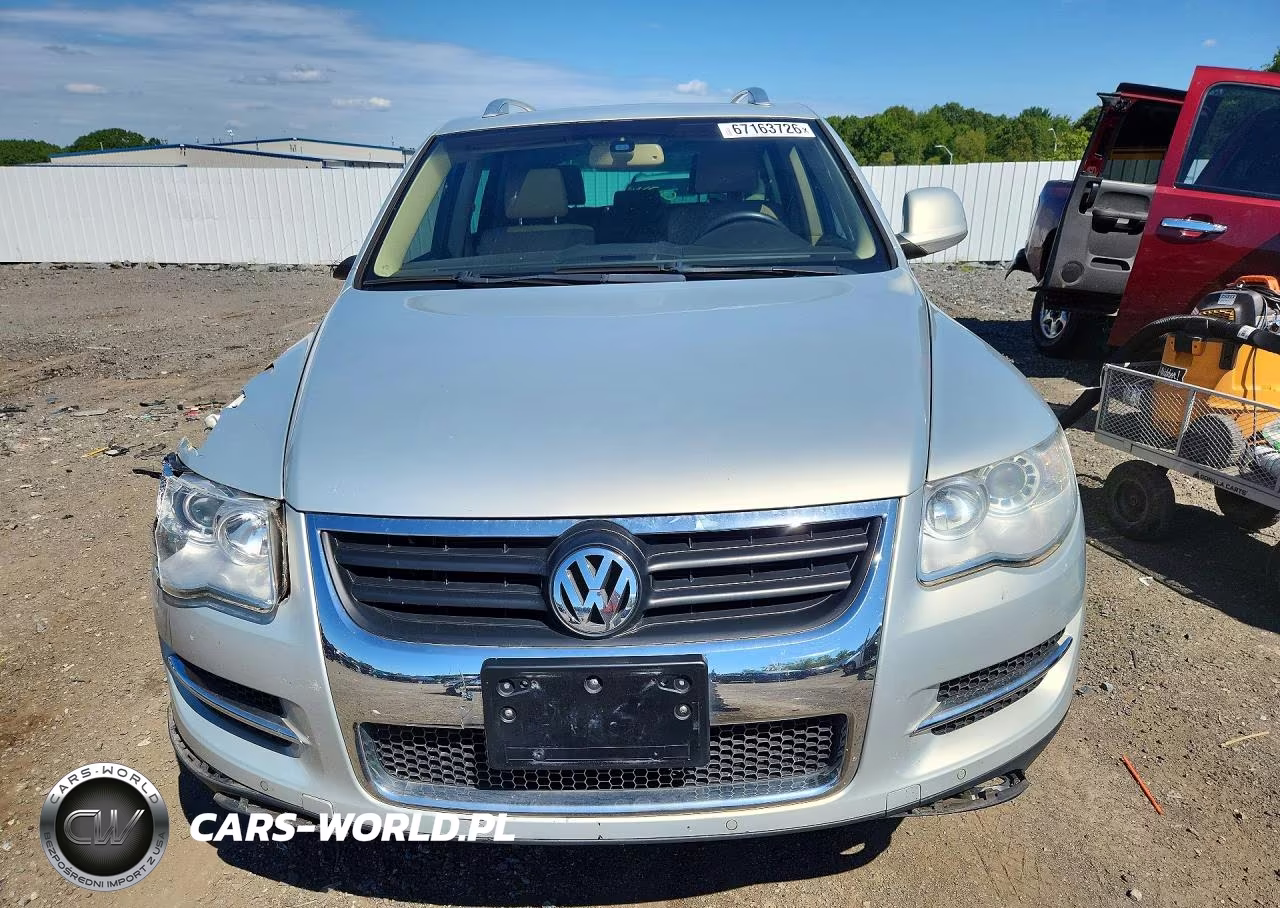 2010 Volkswagen Touareg V6 VIN:WVGBF7A96AD003939 - 5