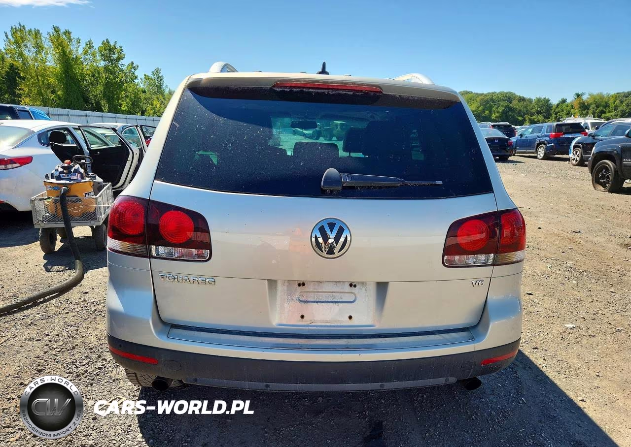 2010 Volkswagen Touareg V6 VIN:WVGBF7A96AD003939 - 6