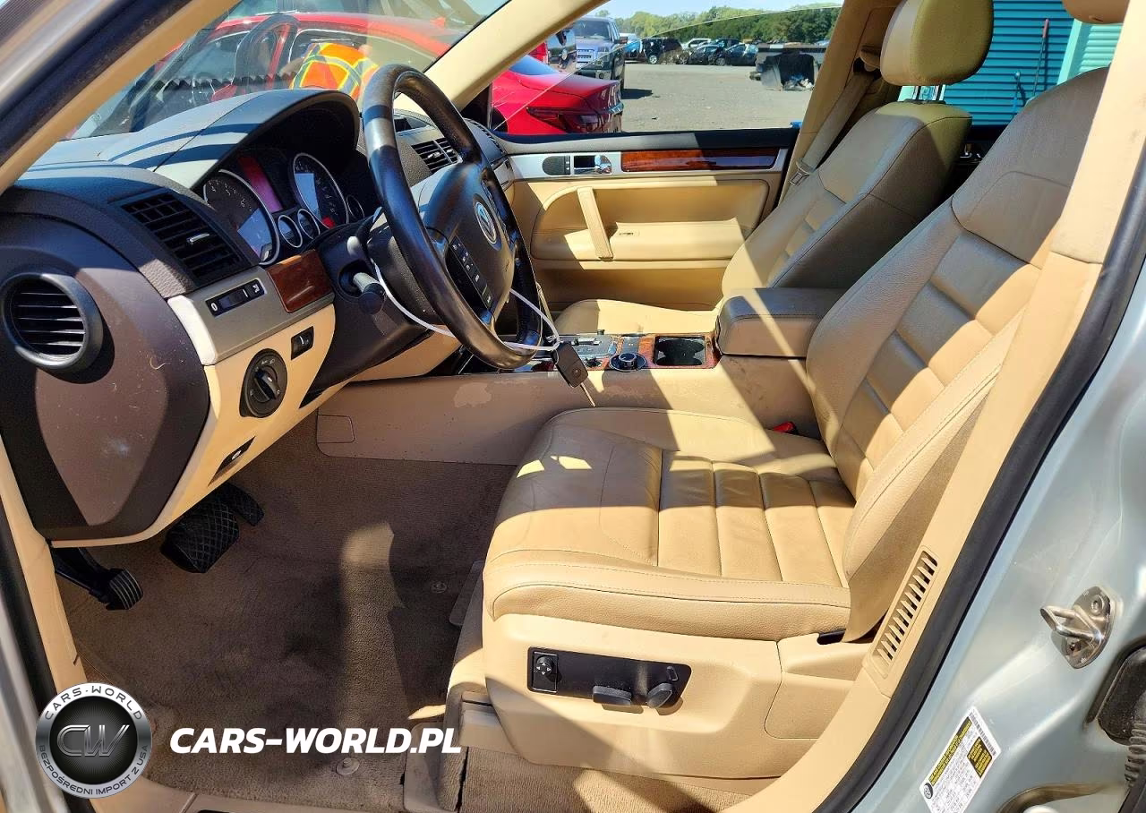 2010 Volkswagen Touareg V6 VIN:WVGBF7A96AD003939 - 7