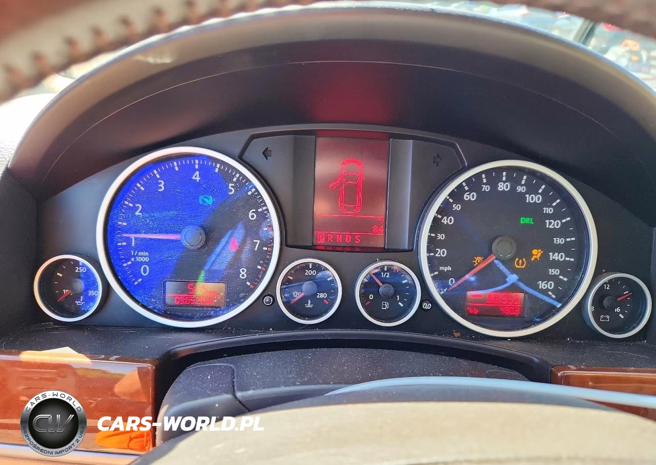 2010 Volkswagen Touareg V6 VIN:WVGBF7A96AD003939 - 9